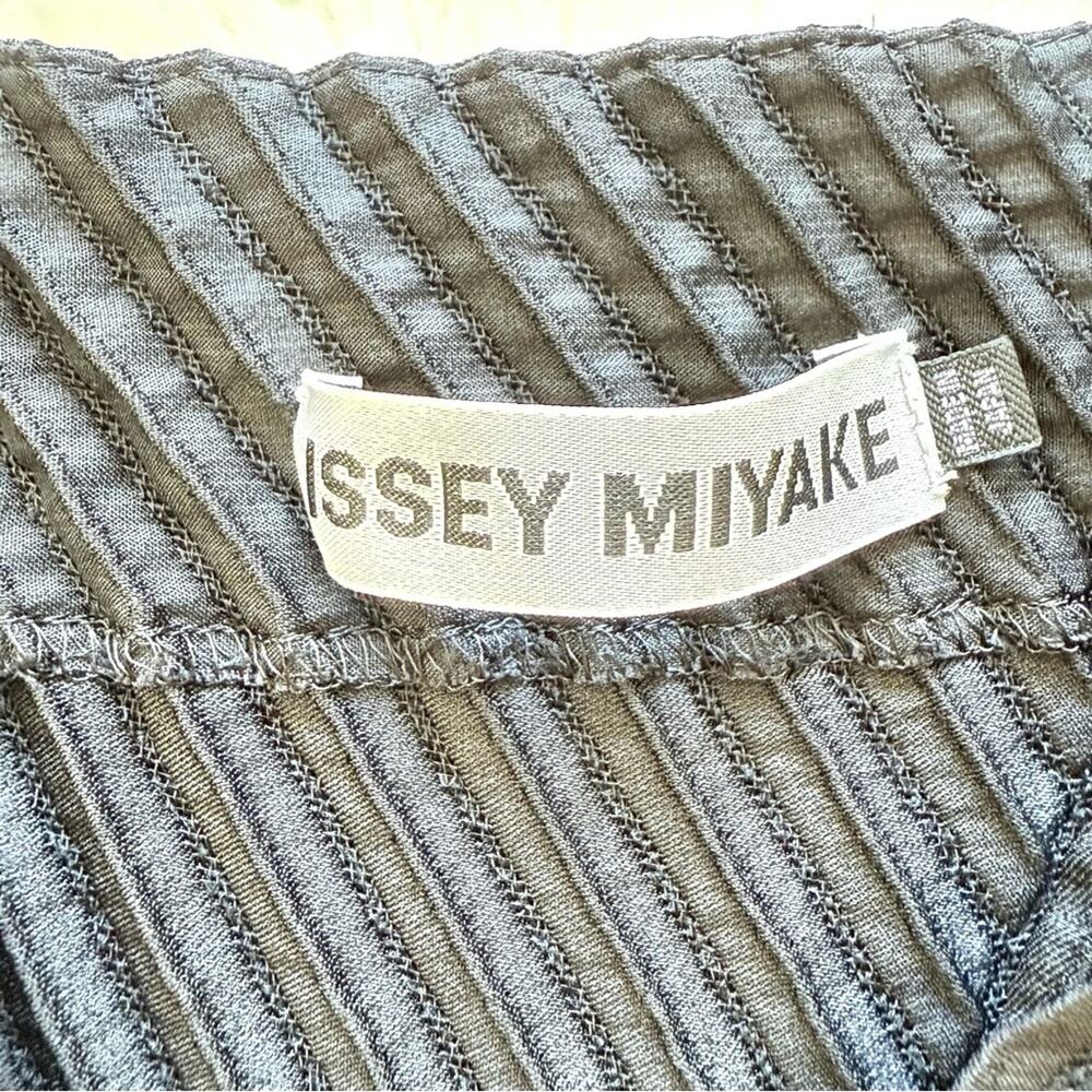 Issey Miyake women long dress size 3 or L Authentic Retail 1200$ - Picture 6 of 8